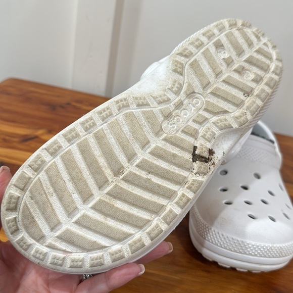 Crocs White Classic Lined Clogs M6 W8 - Picture 5 of 6